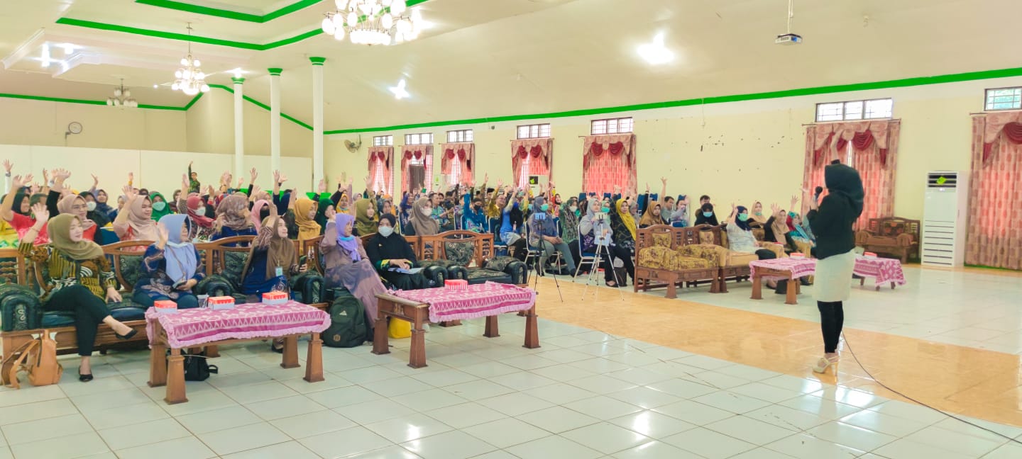 Pelatihan Service Excellent dengan tema "Membangun Jiwa Service Excellent BerAKHLAK Kepada ASN Kabupaten Tanah Bumbu"
